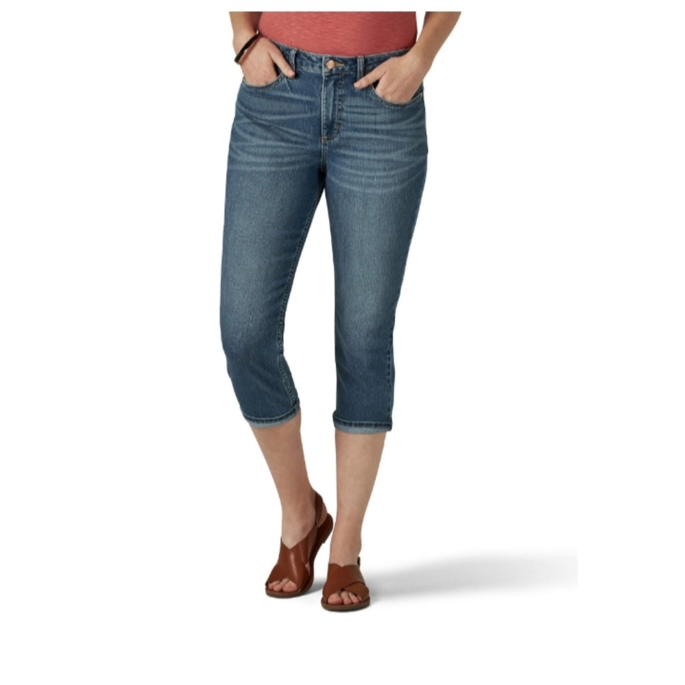 NWT Woman's Lee Riders Belted Cuffed Capri Jeans